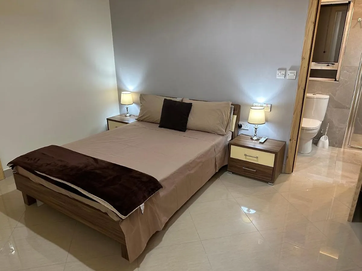 Ewa Apt - 3-Bedrooms Apt Near Sliema - St Julians Seafront Gzira 0*,