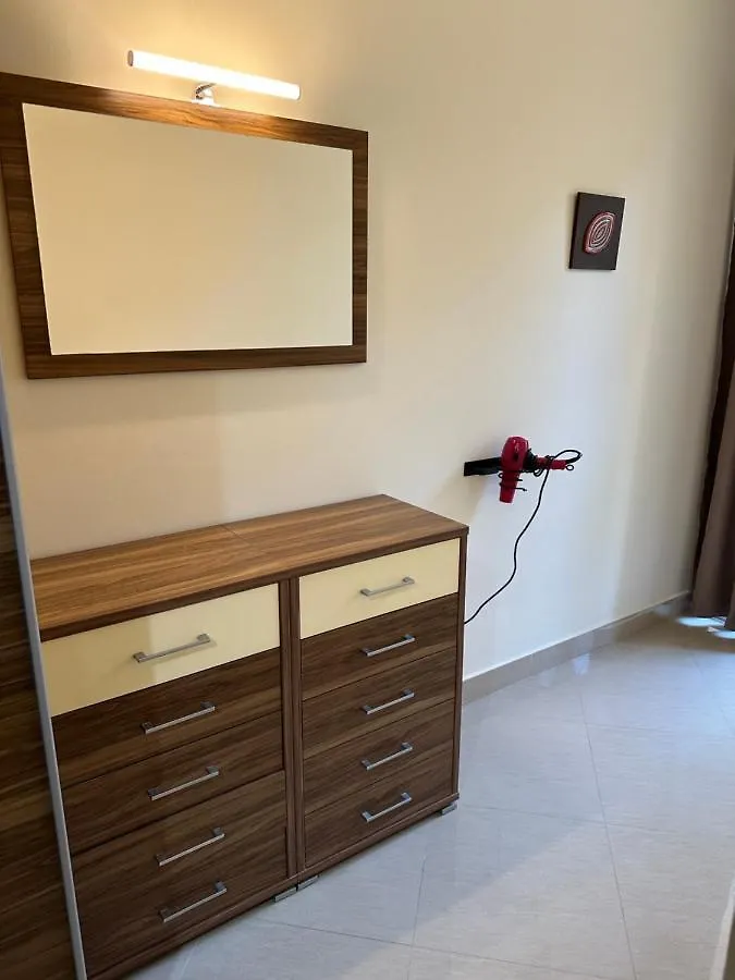 Ewa Apt - 3-Bedrooms Apt Near Sliema - St Julians Seafront Gzira 0*,  Malta