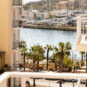Gasthof Stuart By Zzzing, Gzira